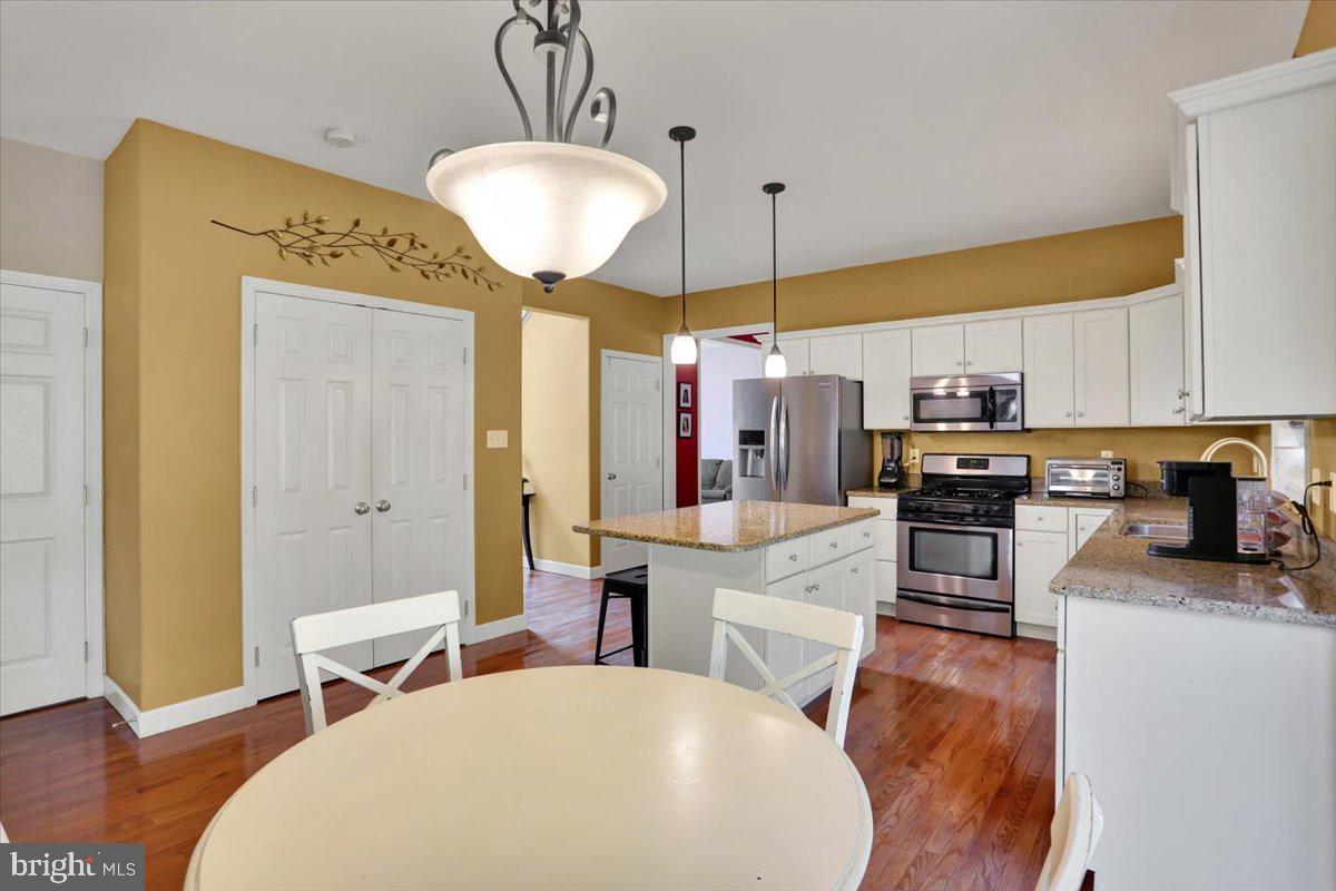 Reading, Pennsylvania, 19606, United States, 4 Bedrooms Bedrooms, ,4 BathroomsBathrooms,Residential,For Sale,1947941
