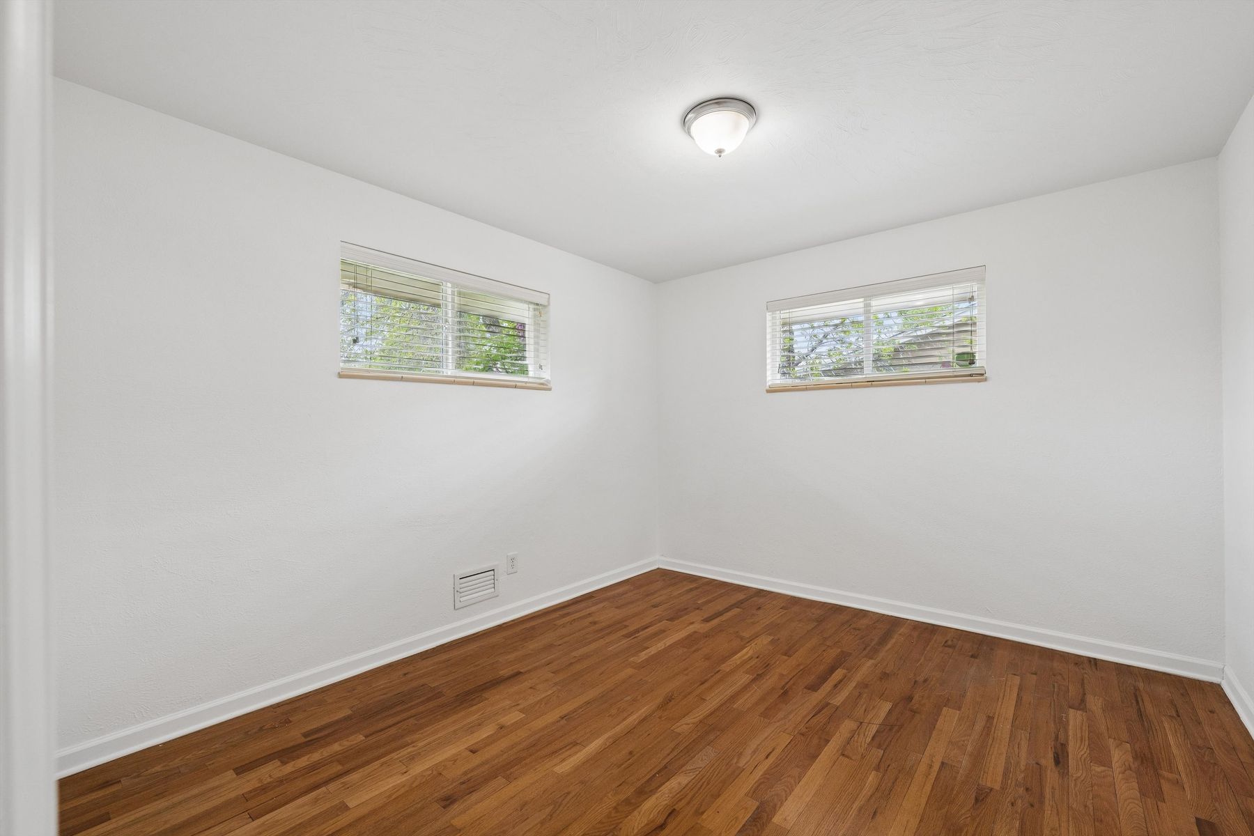  Updated 4-Becroom Brick Ranch in Arvada With Finished Basement - 物件實景
