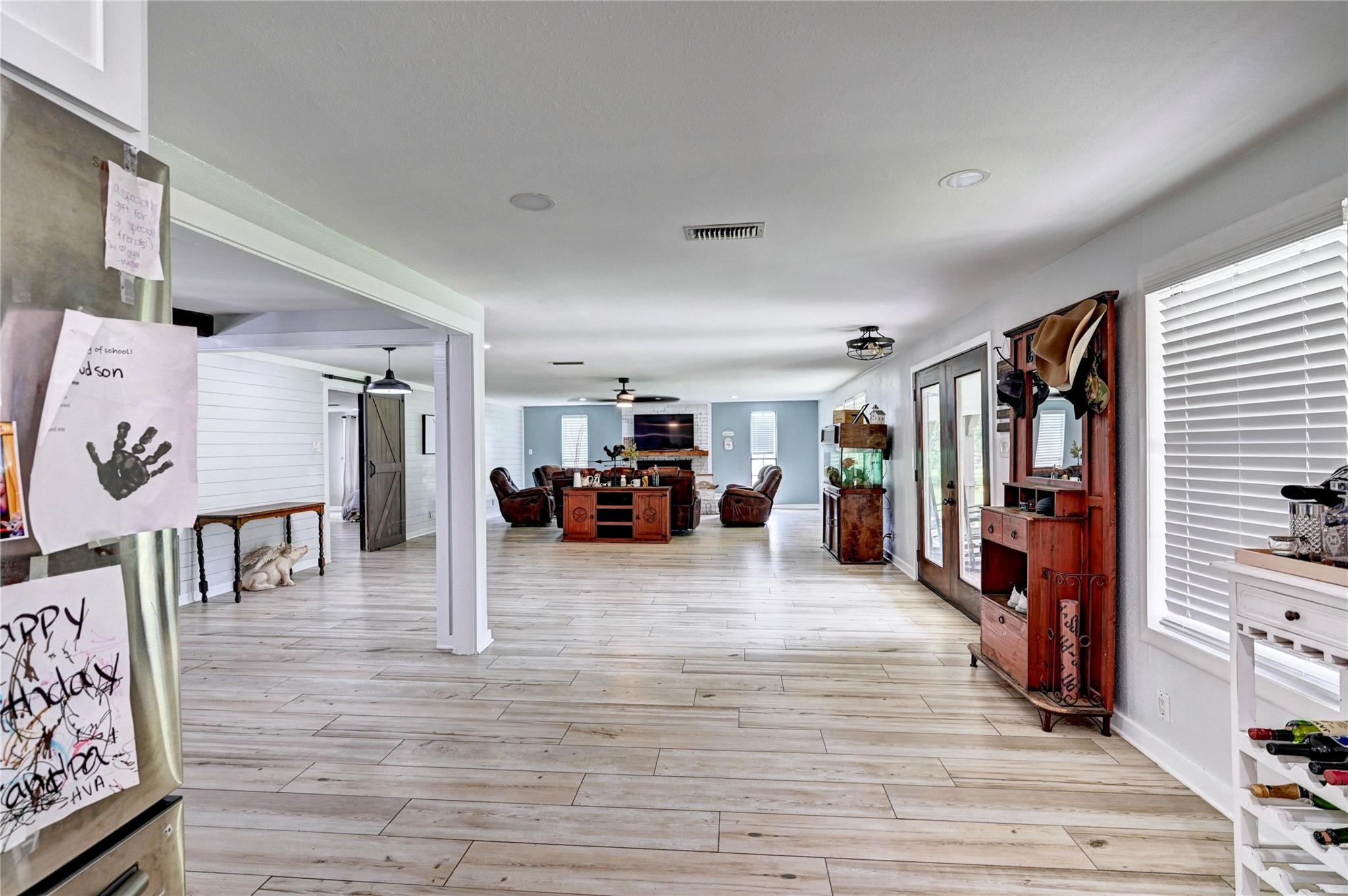 Huntsville, Texas, 77320, United States, 4 Bedrooms Bedrooms, ,3 BathroomsBathrooms,Residential,For Sale,1921043