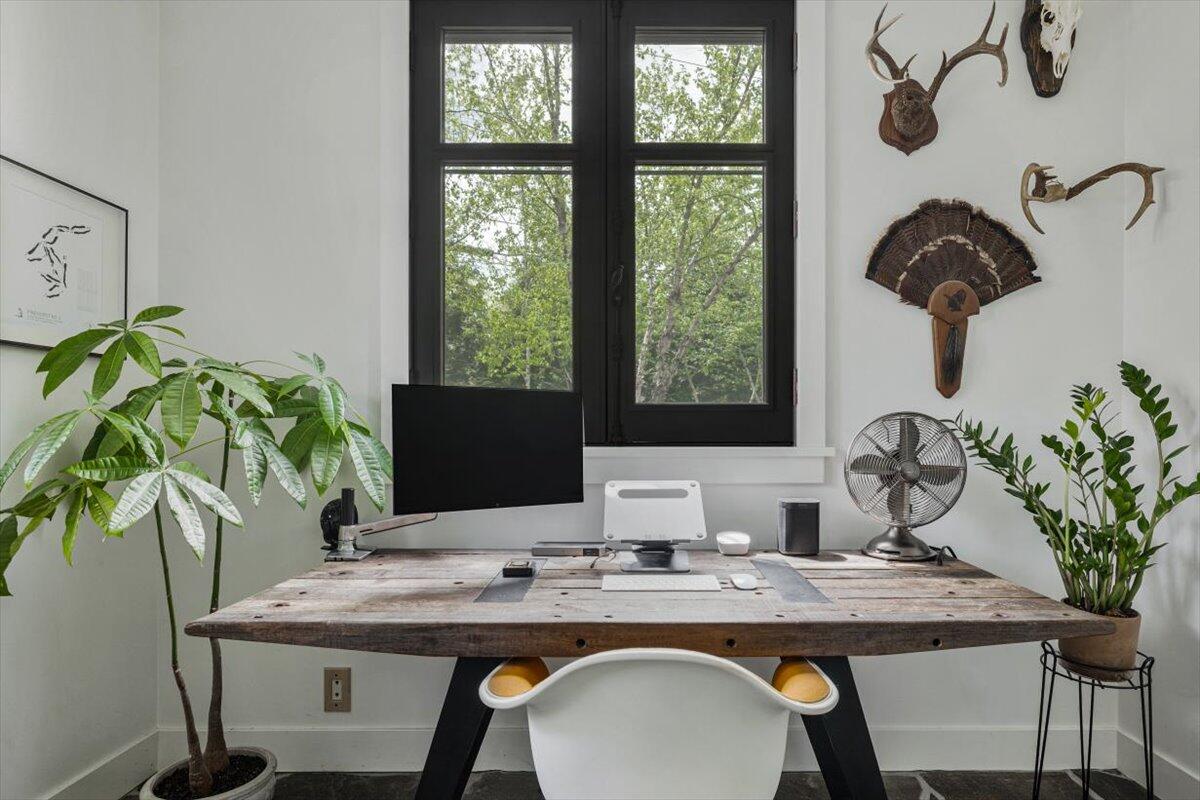 Michiana Shores, Indiana, 46360, United States, 5 Bedrooms Bedrooms, ,4 BathroomsBathrooms,Residential,For Sale,1949684