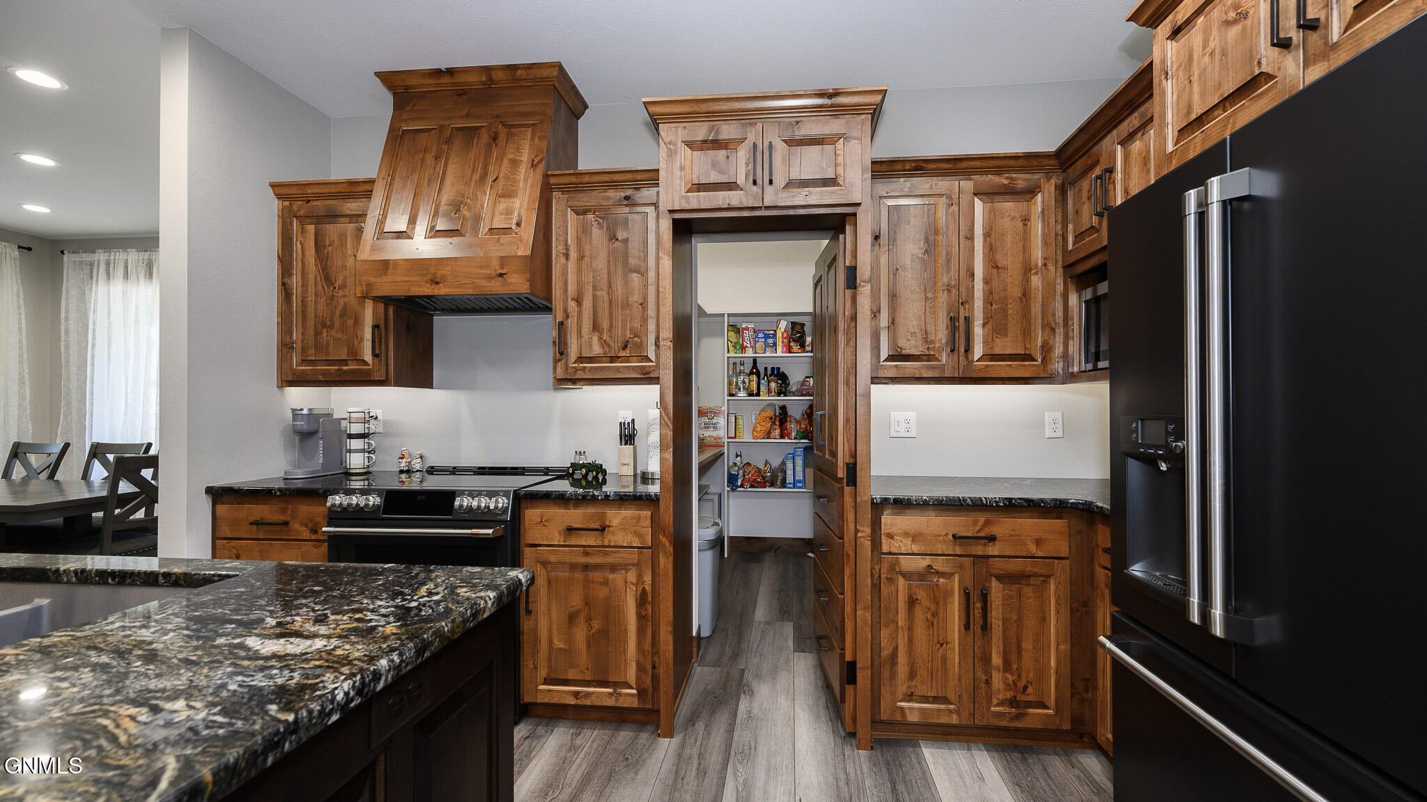 Bismarck, North Dakota, 58503, United States, 3 Bedrooms Bedrooms, ,3 BathroomsBathrooms,Residential,For Sale,1995468