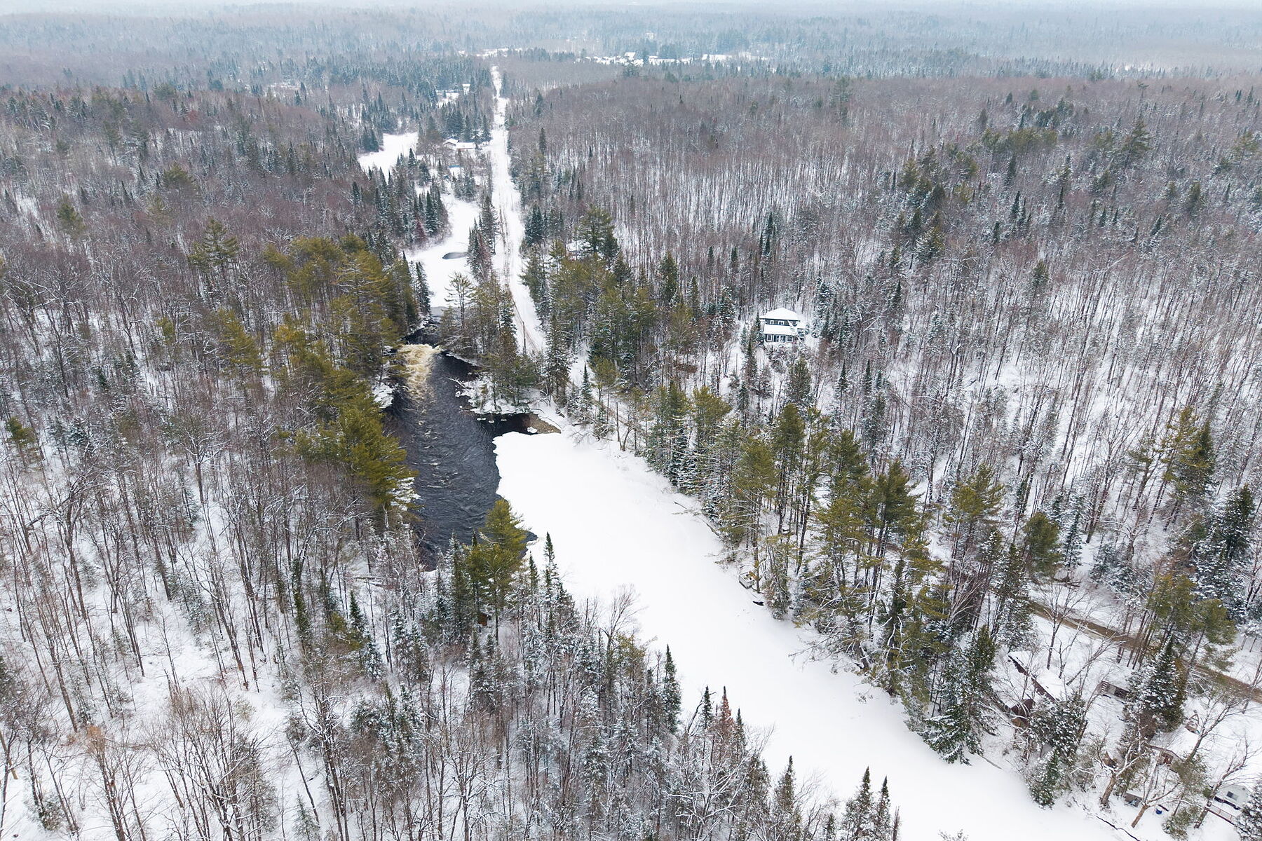  Serene Irondale River Cottage - 物件實景