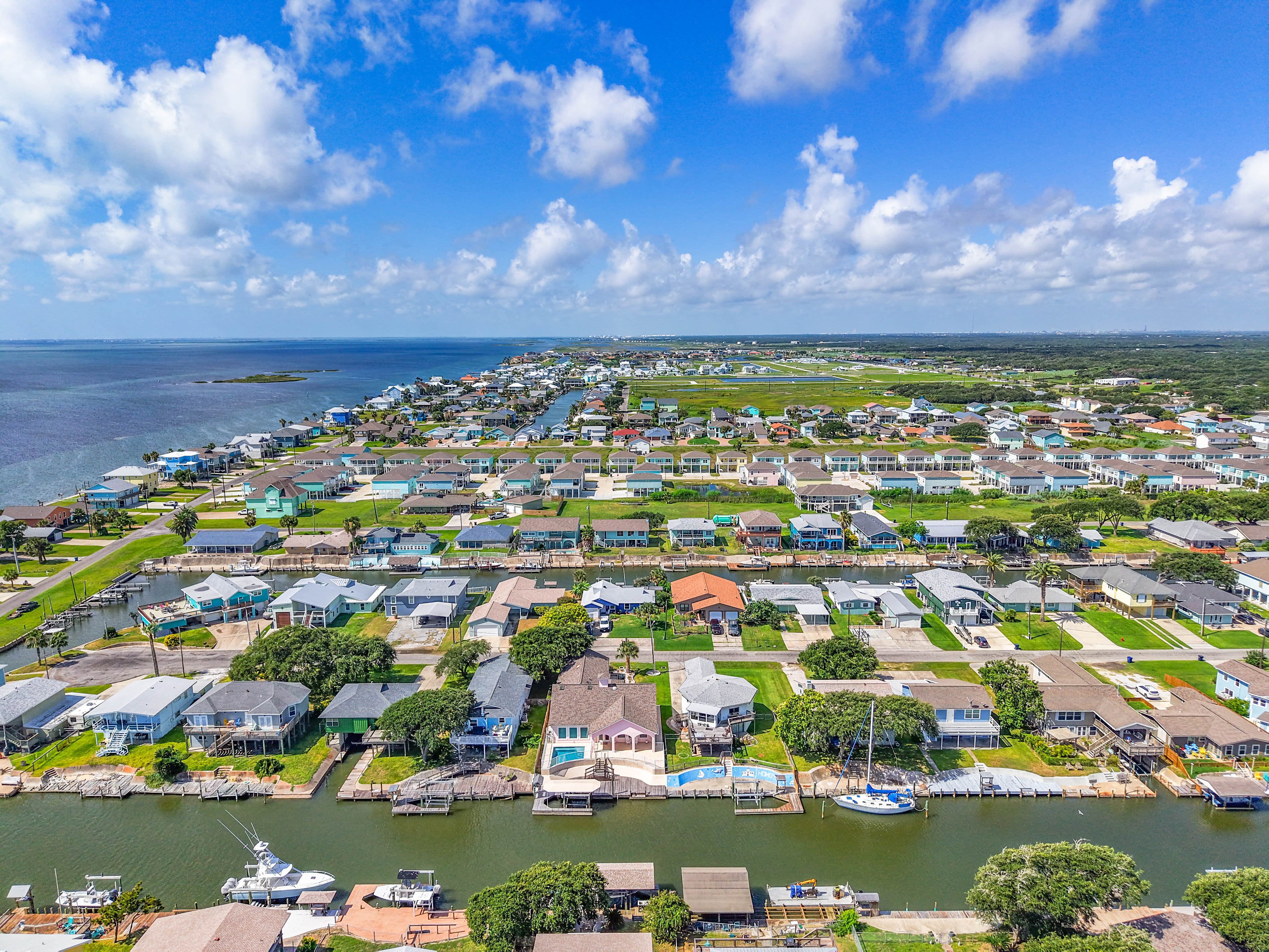  Waterfront Retreat with Heated Pool and Boat Lift - 物件實景