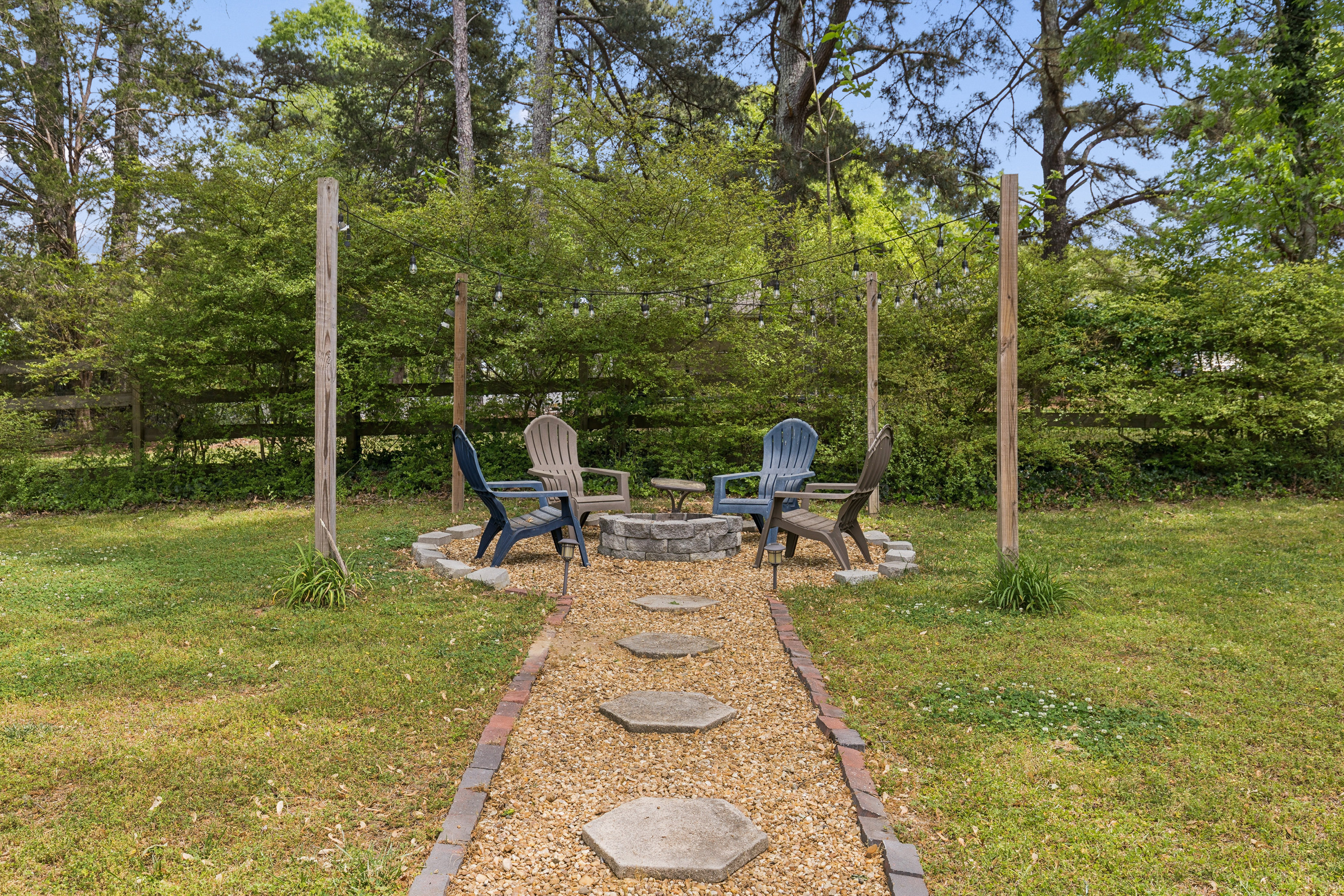  Spacious Ranch with Backyard Retreat in Powder Springs - 物件實景