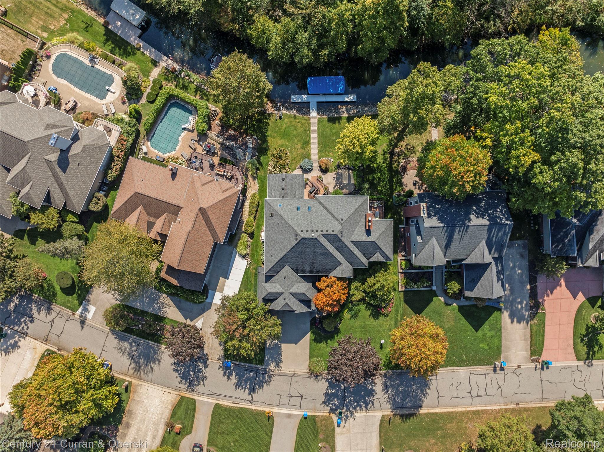 Commerce Charter Township, Michigan, 48382, United States, 4 Bedrooms Bedrooms, ,5 BathroomsBathrooms,Residential,For Sale,1974674