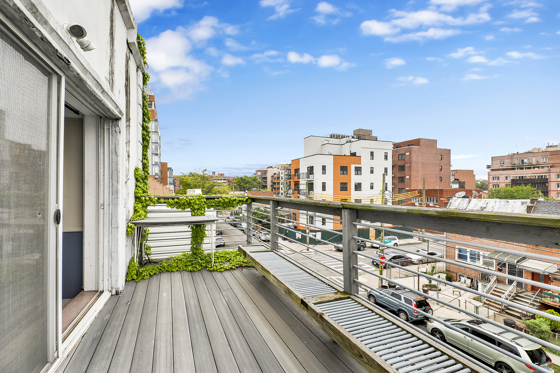 Brooklyn, New York, 11235, United States, 6 Bedrooms Bedrooms, ,3 BathroomsBathrooms,Residential,For Sale,1830542