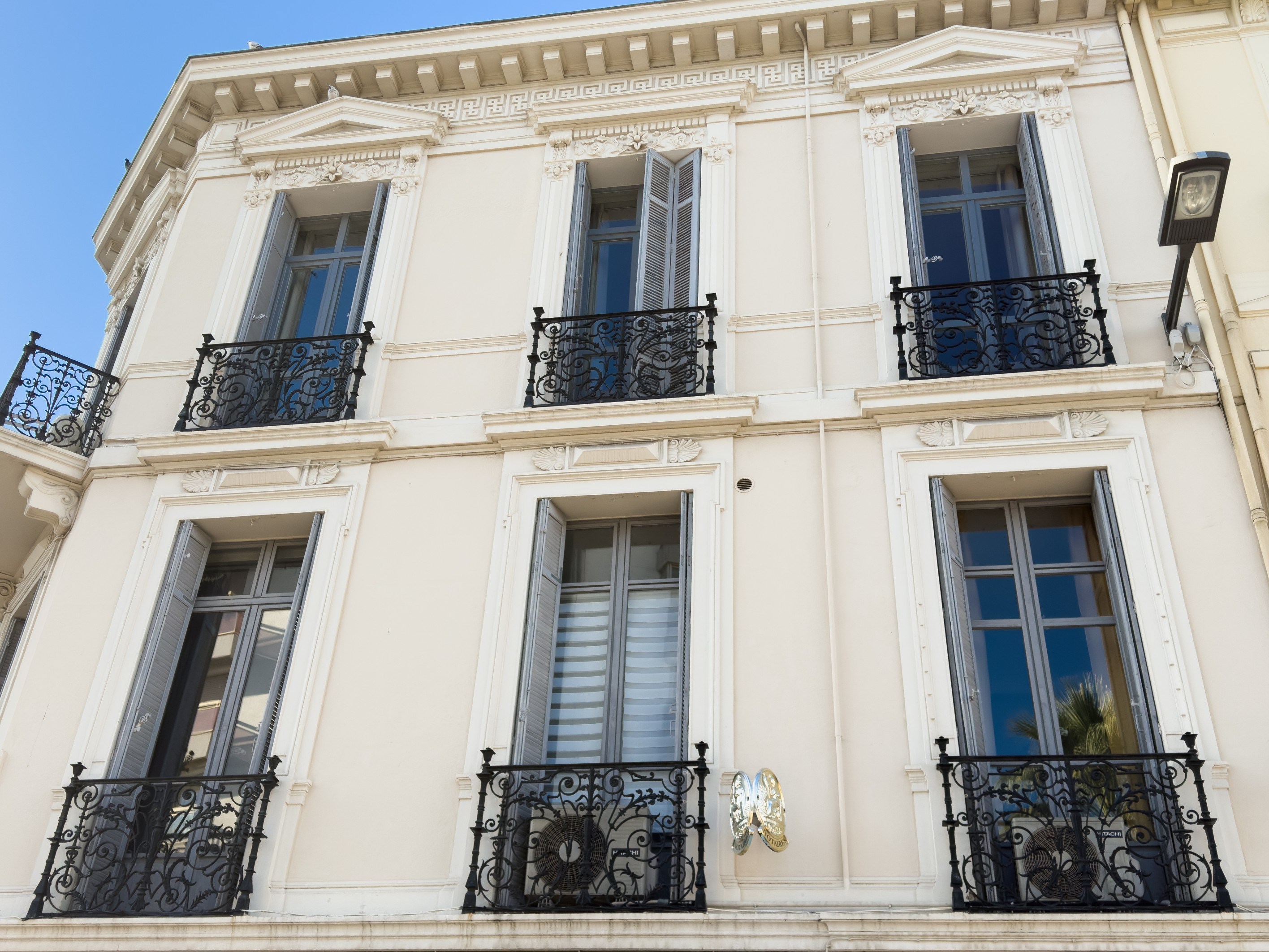  170 m² bourgeois apartment for sale in Cannes city centre - 物件實景