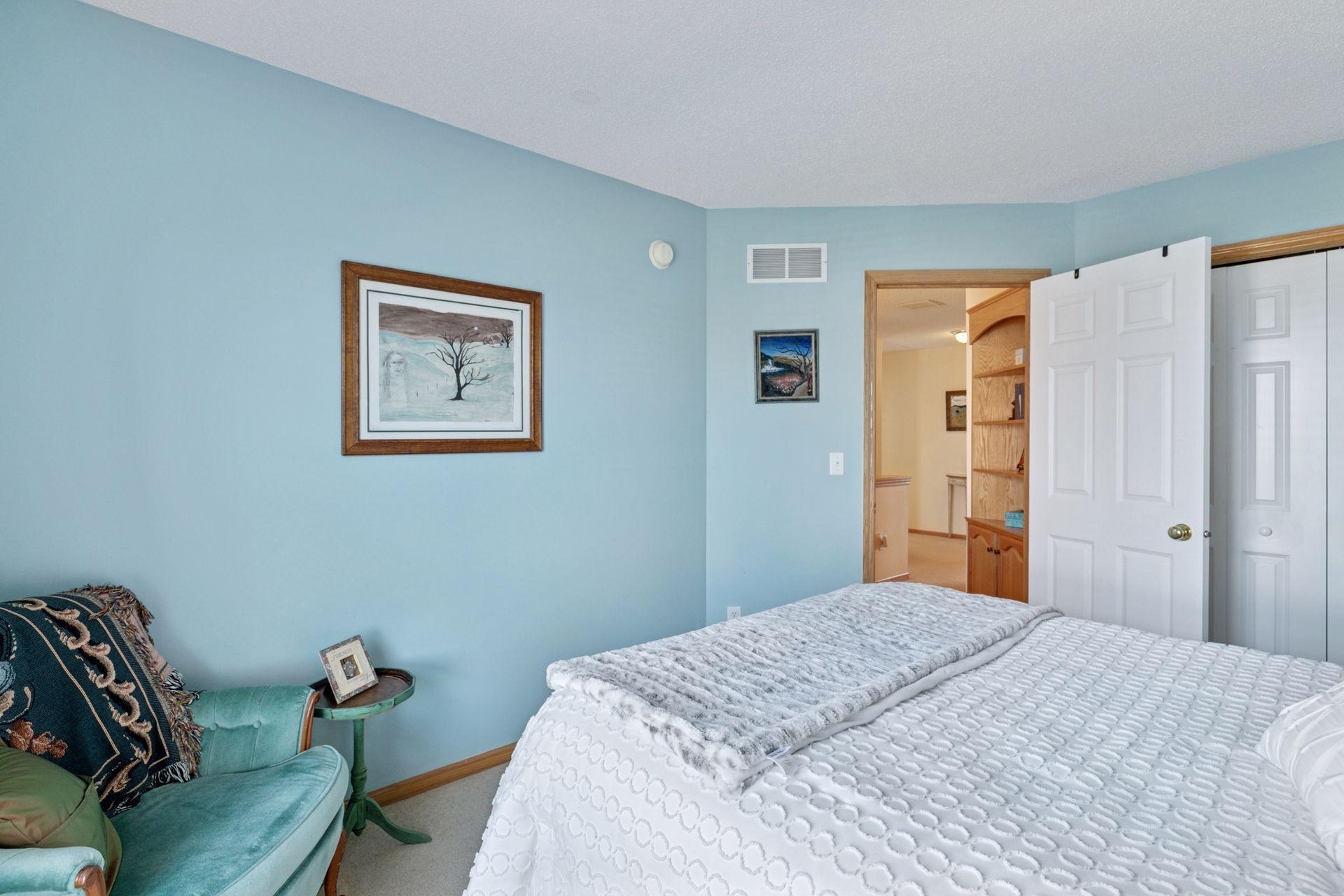 Chaska, Minnesota, 55318, United States, 4 Bedrooms Bedrooms, ,3 BathroomsBathrooms,Residential,For Sale,1947904