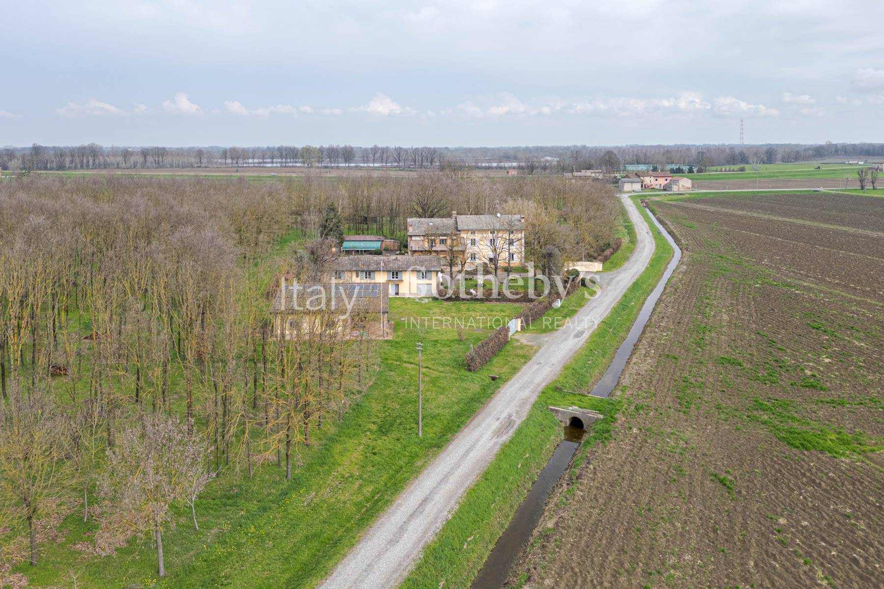  Private country villa with garden and private land - 物件實景
