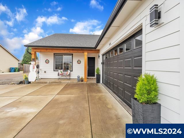 566 11th St N, Aumsville, Oregon, 97325, United States, 4 Bedrooms Bedrooms, ,2 BathroomsBathrooms,Residential,For Sale,566 11th St N,1668469