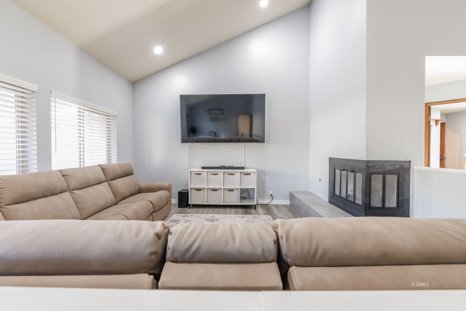 Ridgecrest, California, 93555, United States, 4 Bedrooms Bedrooms, ,3 BathroomsBathrooms,Residential,For Sale,1912187