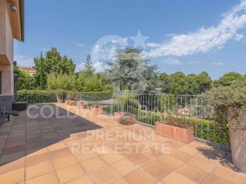 Cerdanyola del Vallès, Catalonia, ES, 4 Bedrooms Bedrooms, ,4 BathroomsBathrooms,Residential,For Sale,1613649