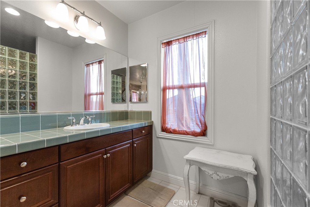 Highland, California, 92346, United States, 5 Bedrooms Bedrooms, ,5 BathroomsBathrooms,Residential,For Sale,1982875