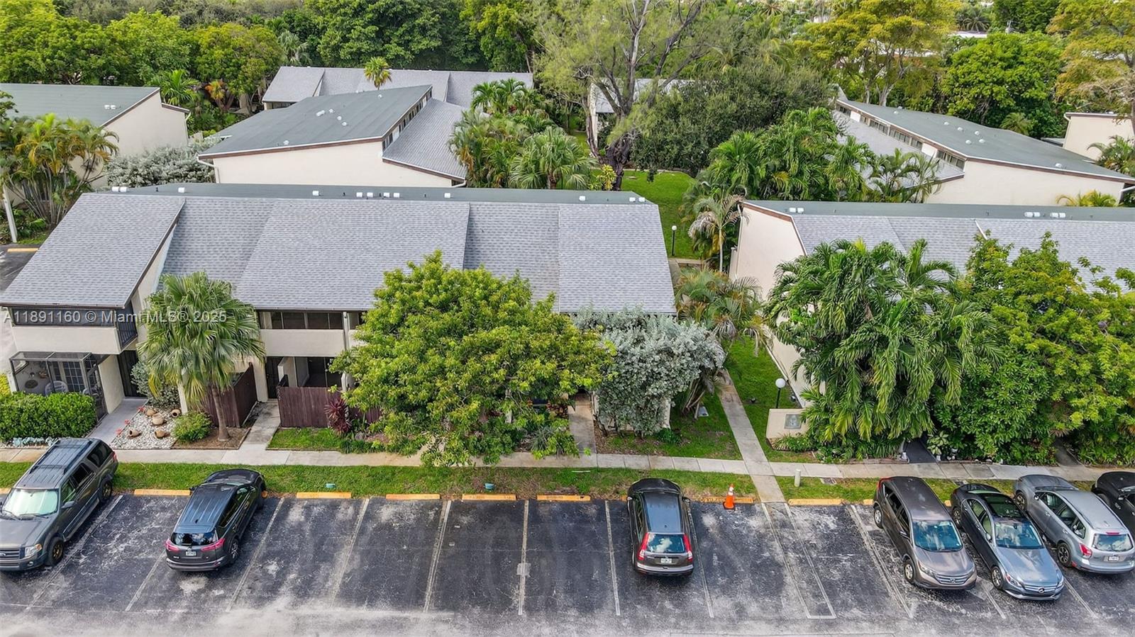 Miami, Florida, 33180, United States, 3 Bedrooms Bedrooms, ,3 BathroomsBathrooms,Residential,For Sale,1961045