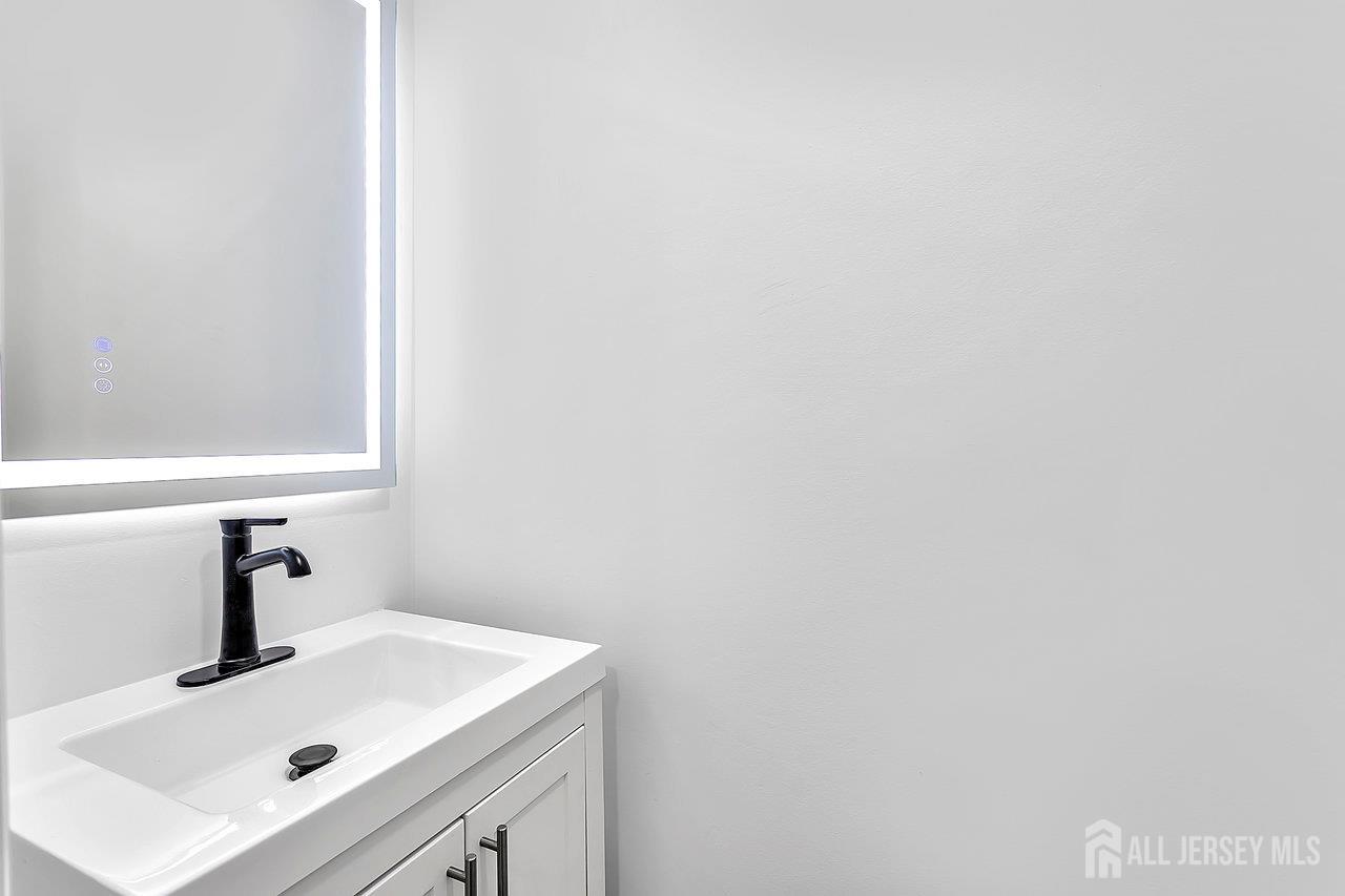 Monroe, New Jersey, 08831, United States, 2 Bedrooms Bedrooms, ,3 BathroomsBathrooms,Residential,For Sale,1918602