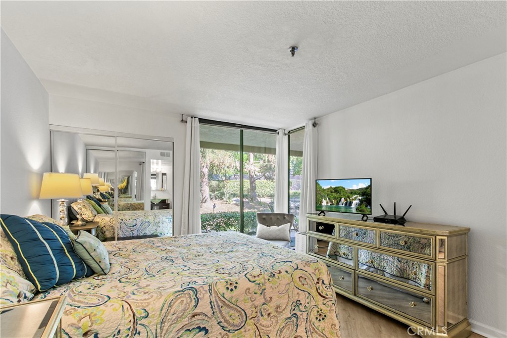 Laguna Hills, California, 92656, United States, 2 Bedrooms Bedrooms, ,2 BathroomsBathrooms,Residential,For Sale,1988360