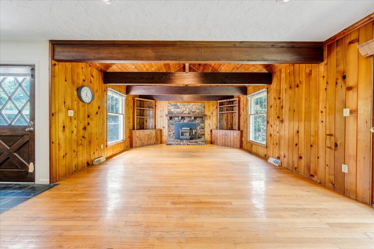 Roanoke, Virginia, 24015, United States, 5 Bedrooms Bedrooms, ,3 BathroomsBathrooms,Residential,For Sale,2043623
