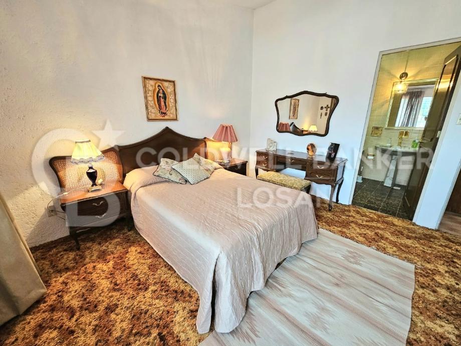 Pedro de Alvarado, Cuernavaca, Morelos, 62240, Mexico, 8 Bedrooms Bedrooms, ,6 BathroomsBathrooms,Residential,For Sale,Pedro de Alvarado,1620895