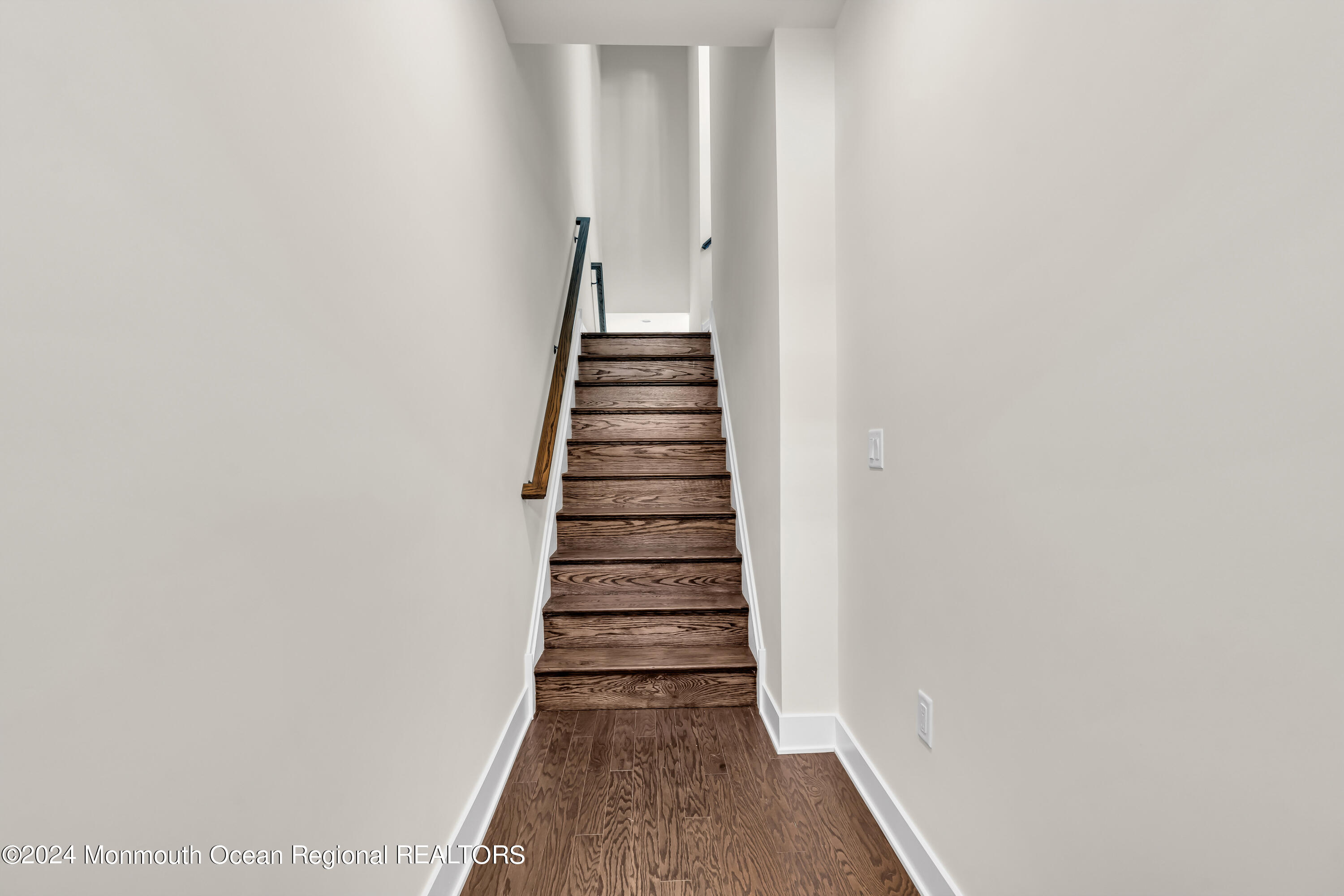 Middletown, New Jersey, 07748, United States, 4 Bedrooms Bedrooms, ,4 BathroomsBathrooms,Residential,For Sale,2001842