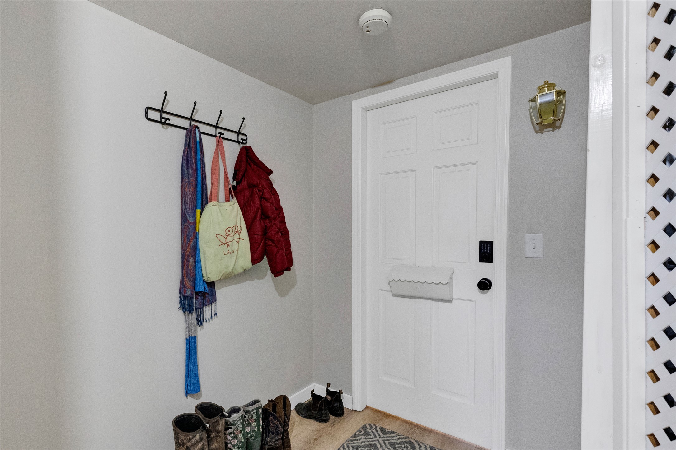  1612 Bel-Air Place - 物件實景