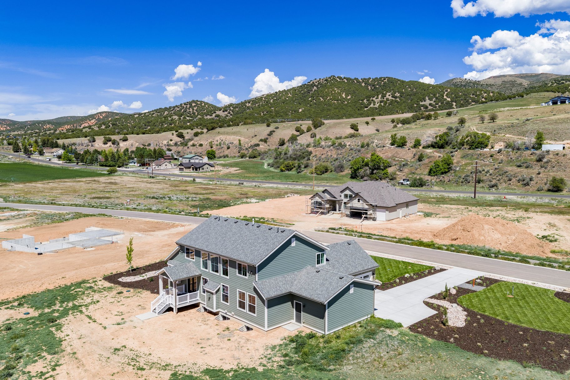  New Construction in Countryside Estates - 物件實景