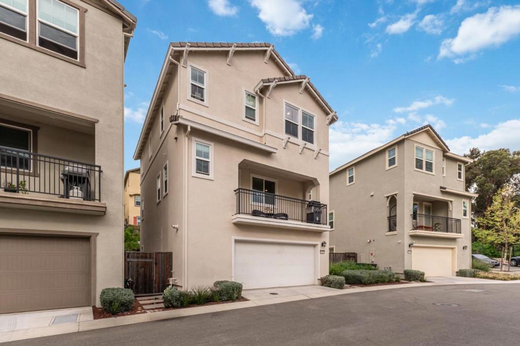 Hayward, California, 94541, United States, 3 Bedrooms Bedrooms, ,4 BathroomsBathrooms,Residential,For Sale,2032197