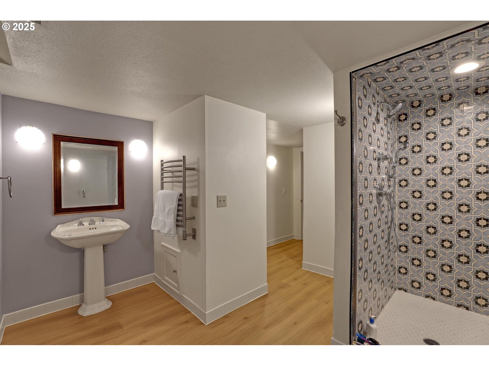Portland, Oregon, 97205, United States, 4 Bedrooms Bedrooms, ,4 BathroomsBathrooms,Residential,For Sale,1795097