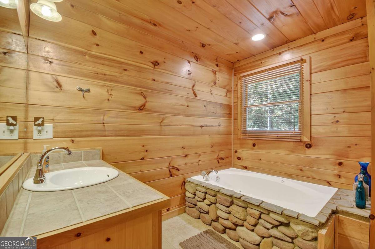 Blue Ridge, Georgia, 30513, United States, 3 Bedrooms Bedrooms, ,3 BathroomsBathrooms,Residential,For Sale,1952003