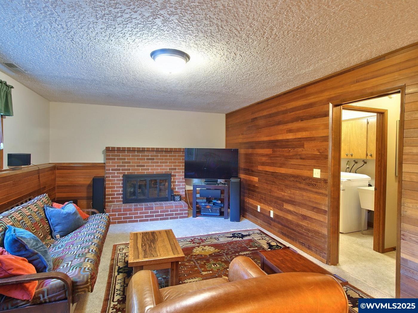 Portland, Oregon, 97229, United States, 4 Bedrooms Bedrooms, ,3 BathroomsBathrooms,Residential,For Sale,1958422