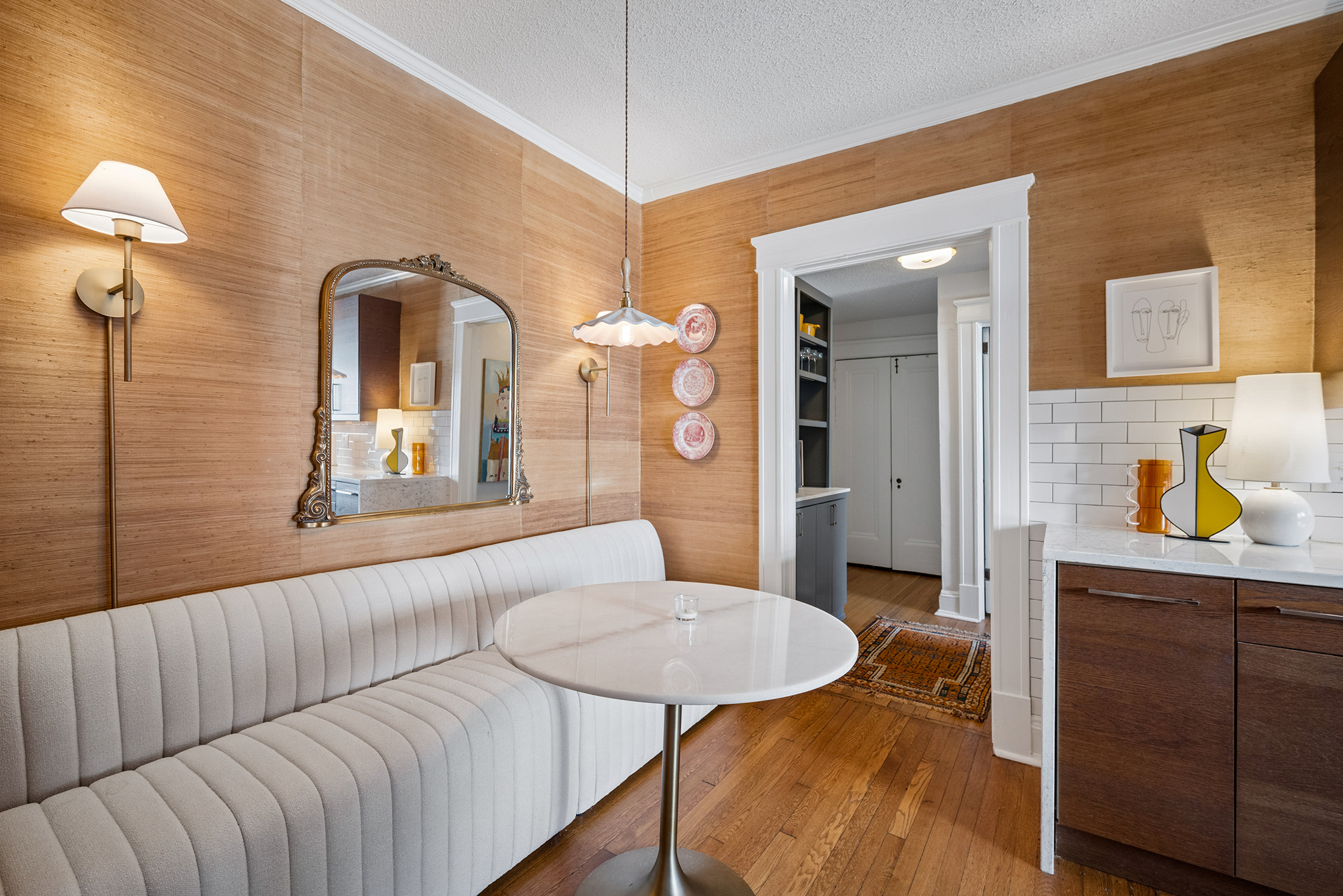  Beautifully Renovated Corner Unit in an Intimate Historic Boutique Building - 物件實景