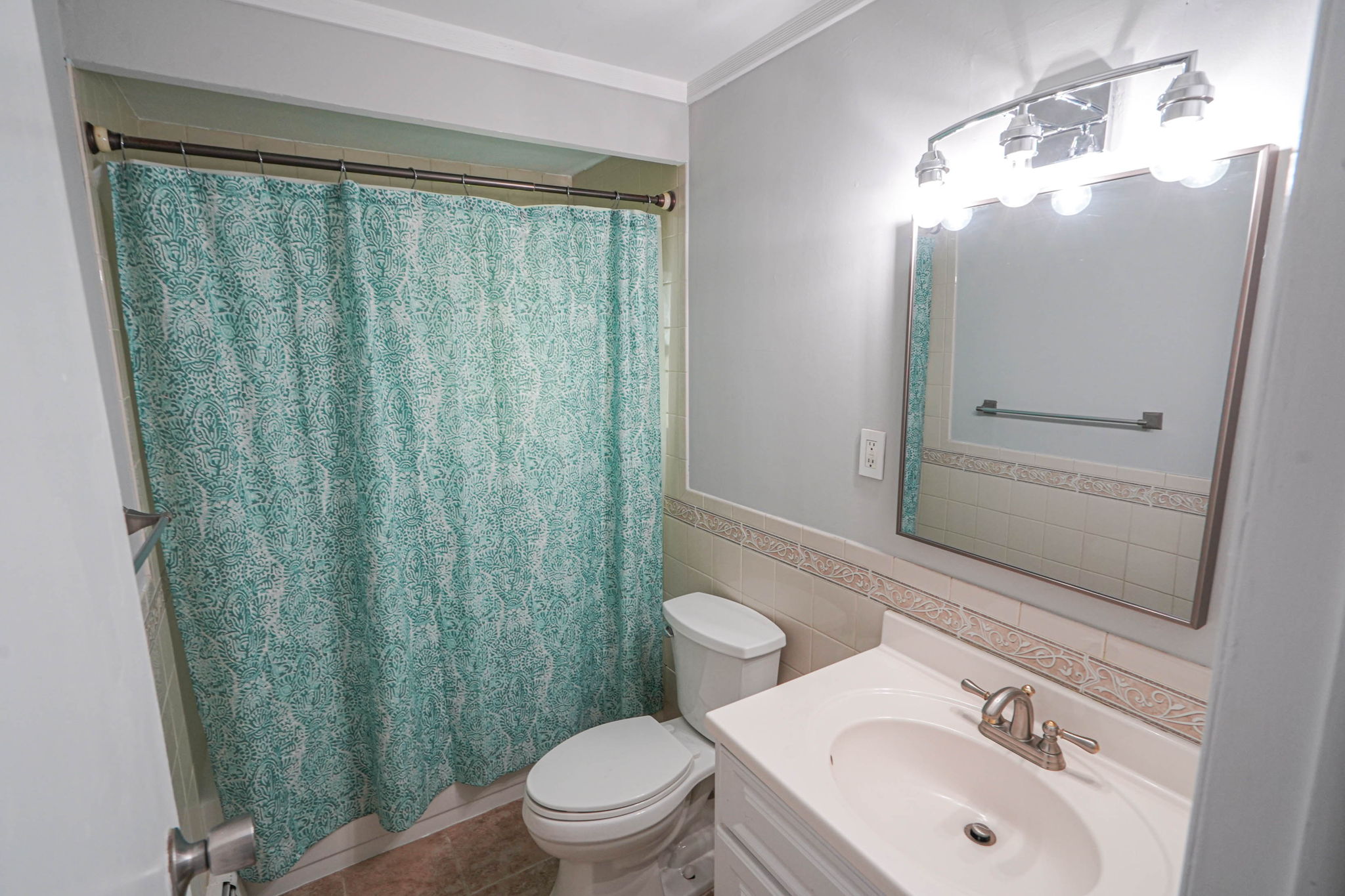 Wading River, New York, 11792, United States, 5 Bedrooms Bedrooms, ,2 BathroomsBathrooms,Residential,For Sale,1943116