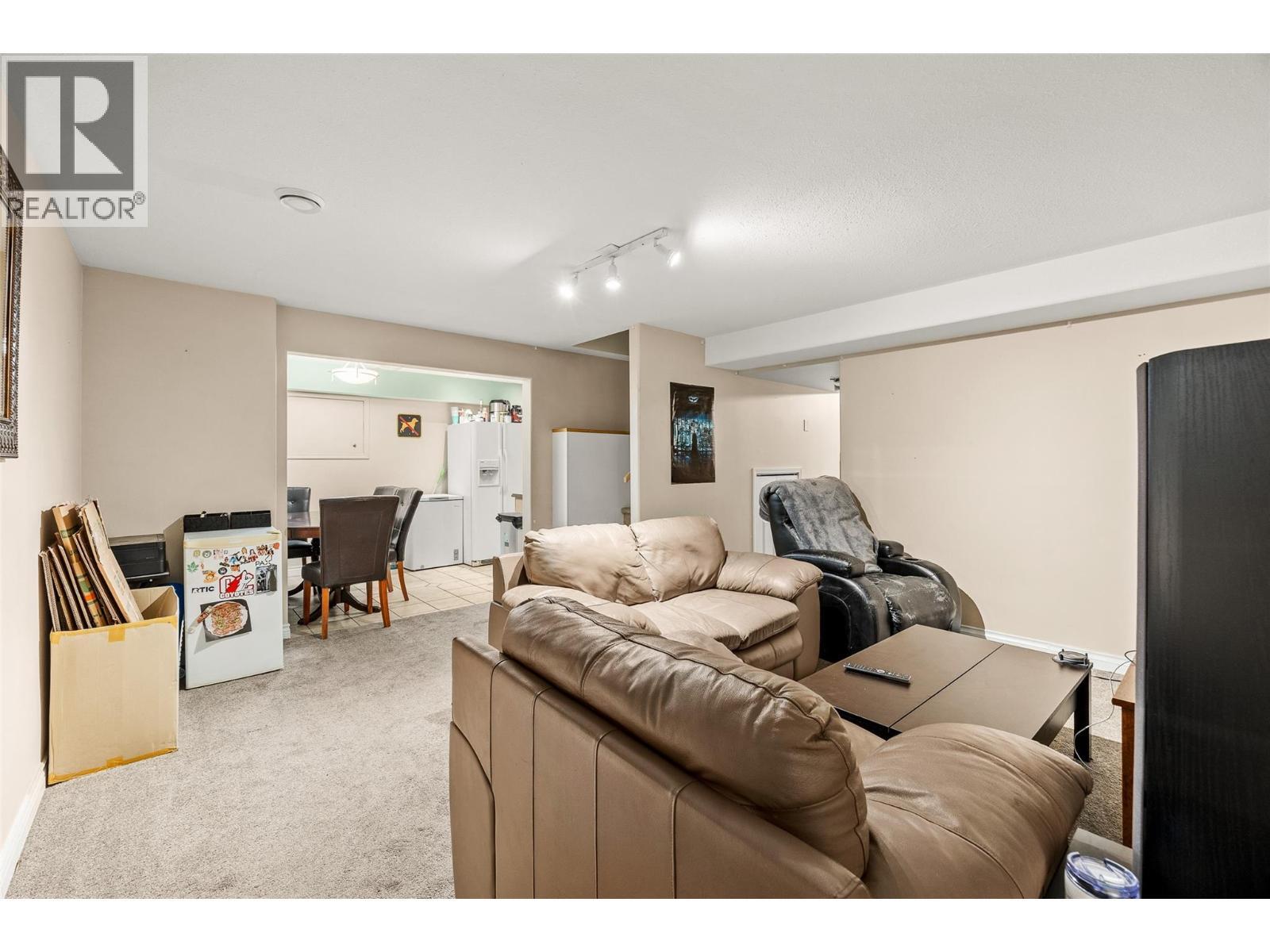 KELOWNA, British Columbia, V1V 1S9, CA, 4 Bedrooms Bedrooms, ,3 BathroomsBathrooms,Residential,For Sale,1895438