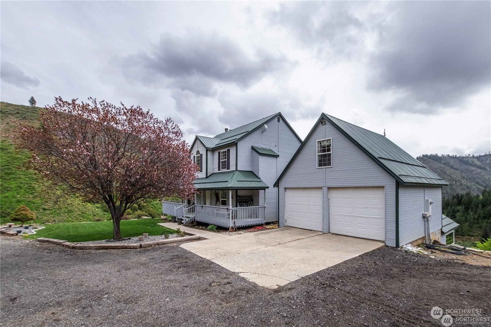 9505 Plateau Road, Cashmere, Washington, 98815, United States, 4 Bedrooms Bedrooms, ,3 BathroomsBathrooms,Residential,For Sale,9505 Plateau Road,1611849