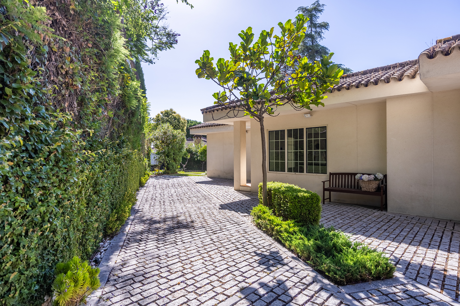  Designer detached house with pool in private development - 物件實景