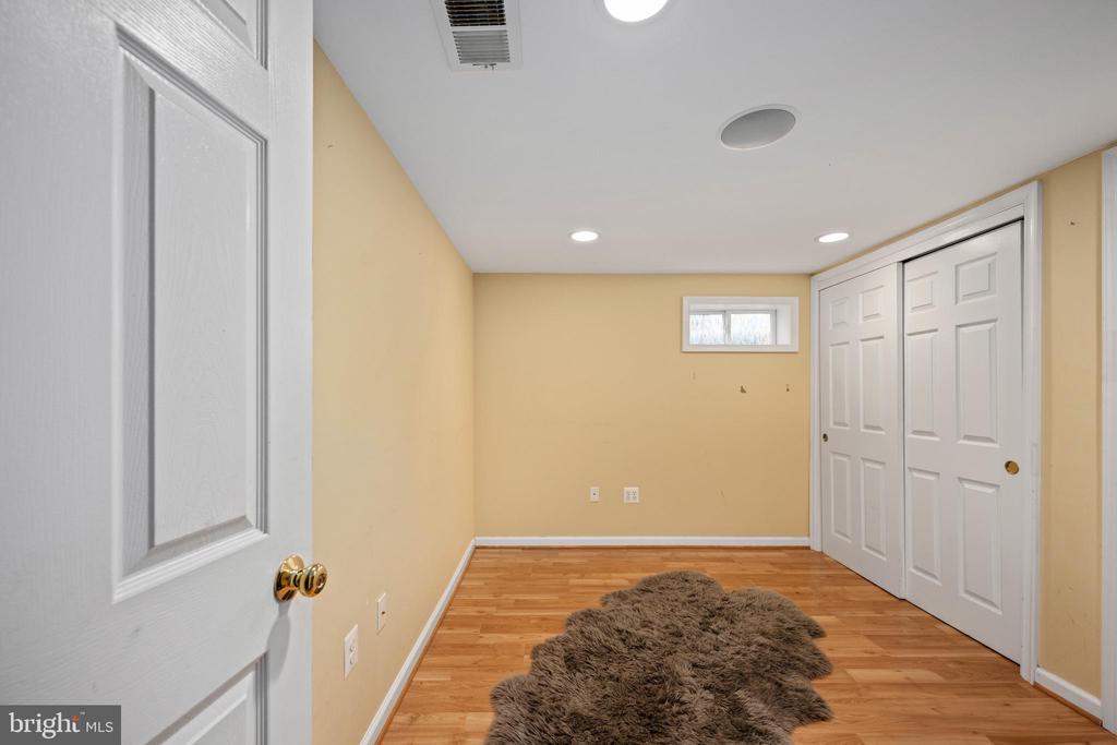 Alexandria, Virginia, 22308, United States, 4 Bedrooms Bedrooms, ,3 BathroomsBathrooms,Residential,For Sale,1921222