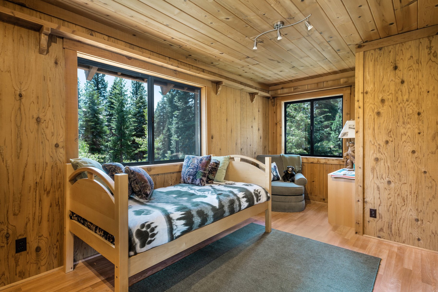  Rare, 10-acre parcel with house minutes from Tahoe City - 物件實景