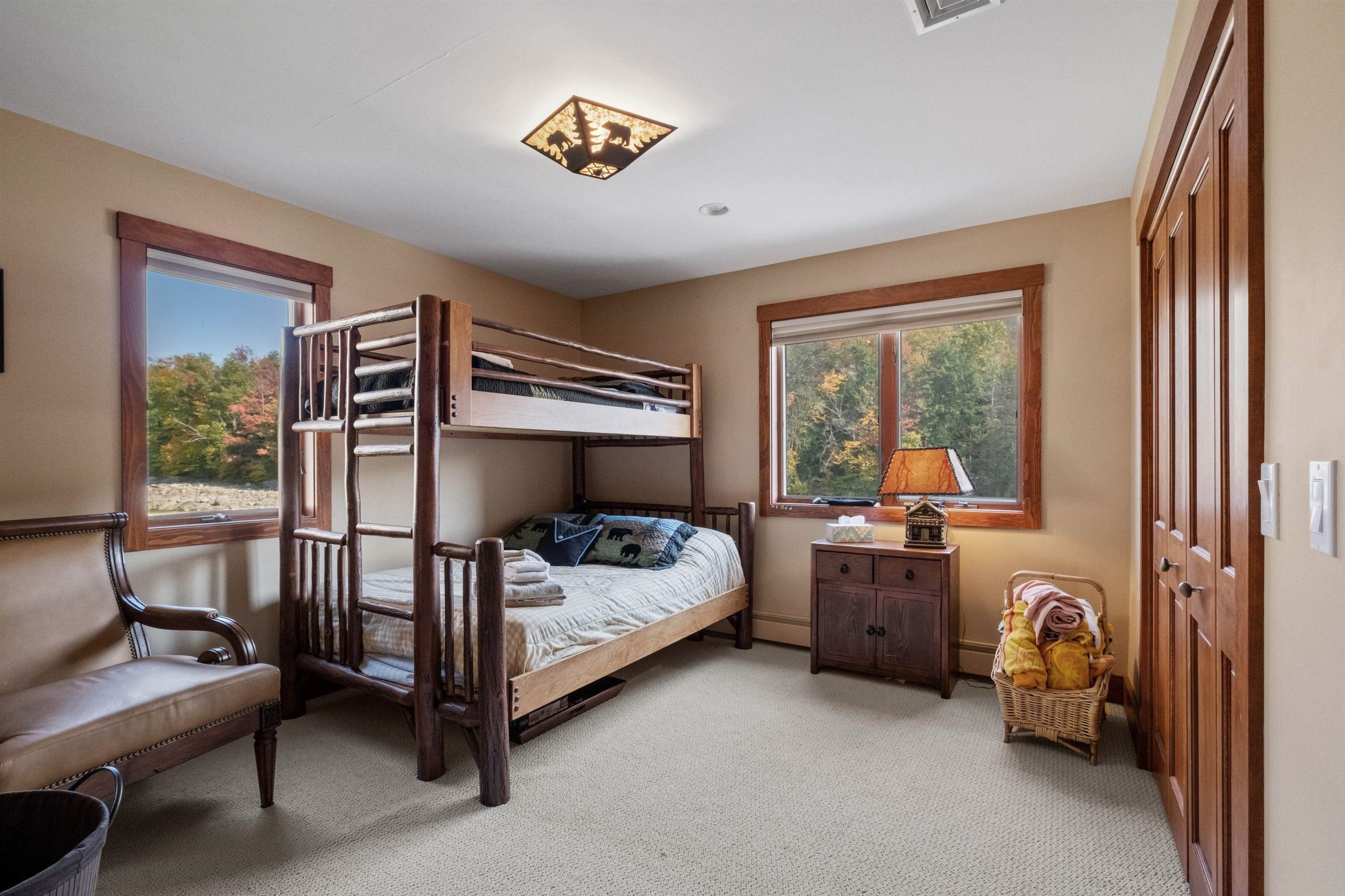 Lincoln, New Hampshire, 03251, United States, 4 Bedrooms Bedrooms, ,1 BathroomBathrooms,Residential,For Sale,1976303