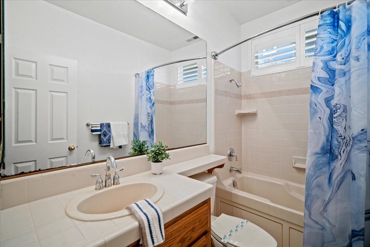 Salinas, California, 93908, United States, 3 Bedrooms Bedrooms, ,2 BathroomsBathrooms,Residential,For Sale,1914663