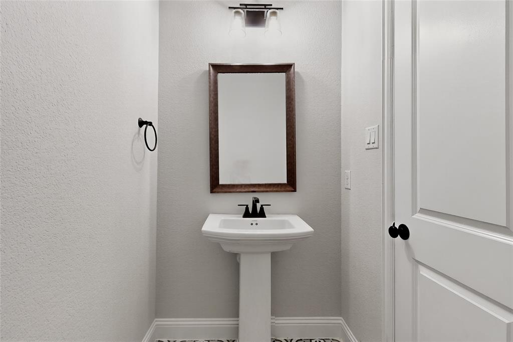 Mansfield, Texas, 76063, United States, 4 Bedrooms Bedrooms, ,4 BathroomsBathrooms,Residential,For Sale,1937764