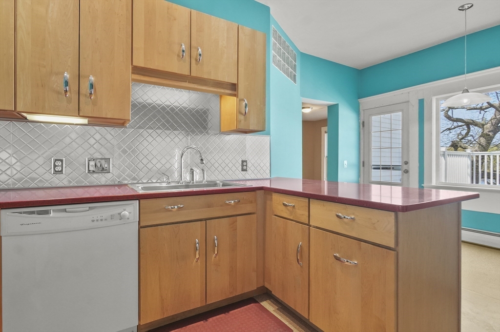 Waltham, Massachusetts, 02453, United States, 10 Bedrooms Bedrooms, ,5 BathroomsBathrooms,Residential,For Sale,1986333