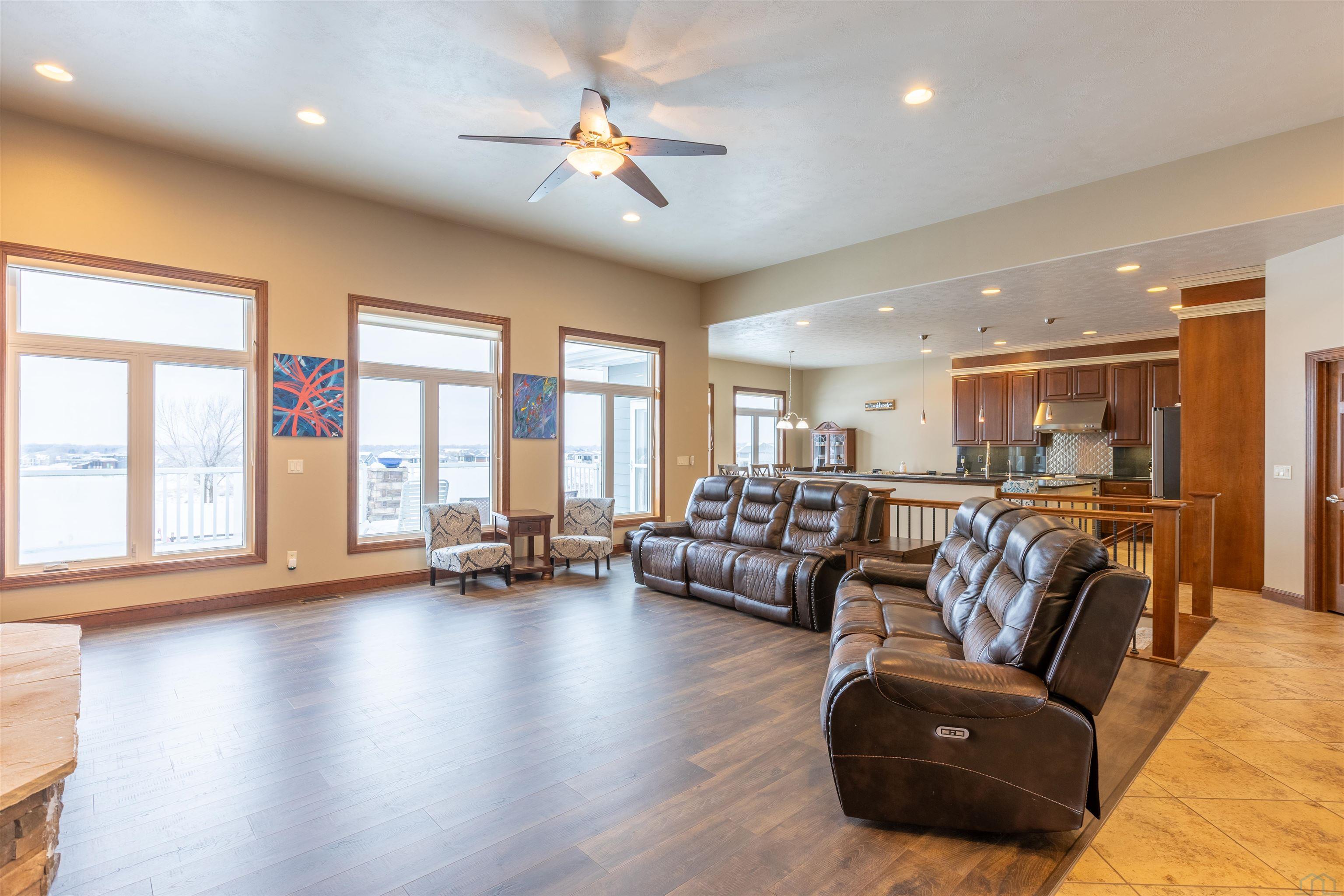 Sioux City, Iowa, 51106, United States, 5 Bedrooms Bedrooms, ,4 BathroomsBathrooms,Residential,For Sale,2002459