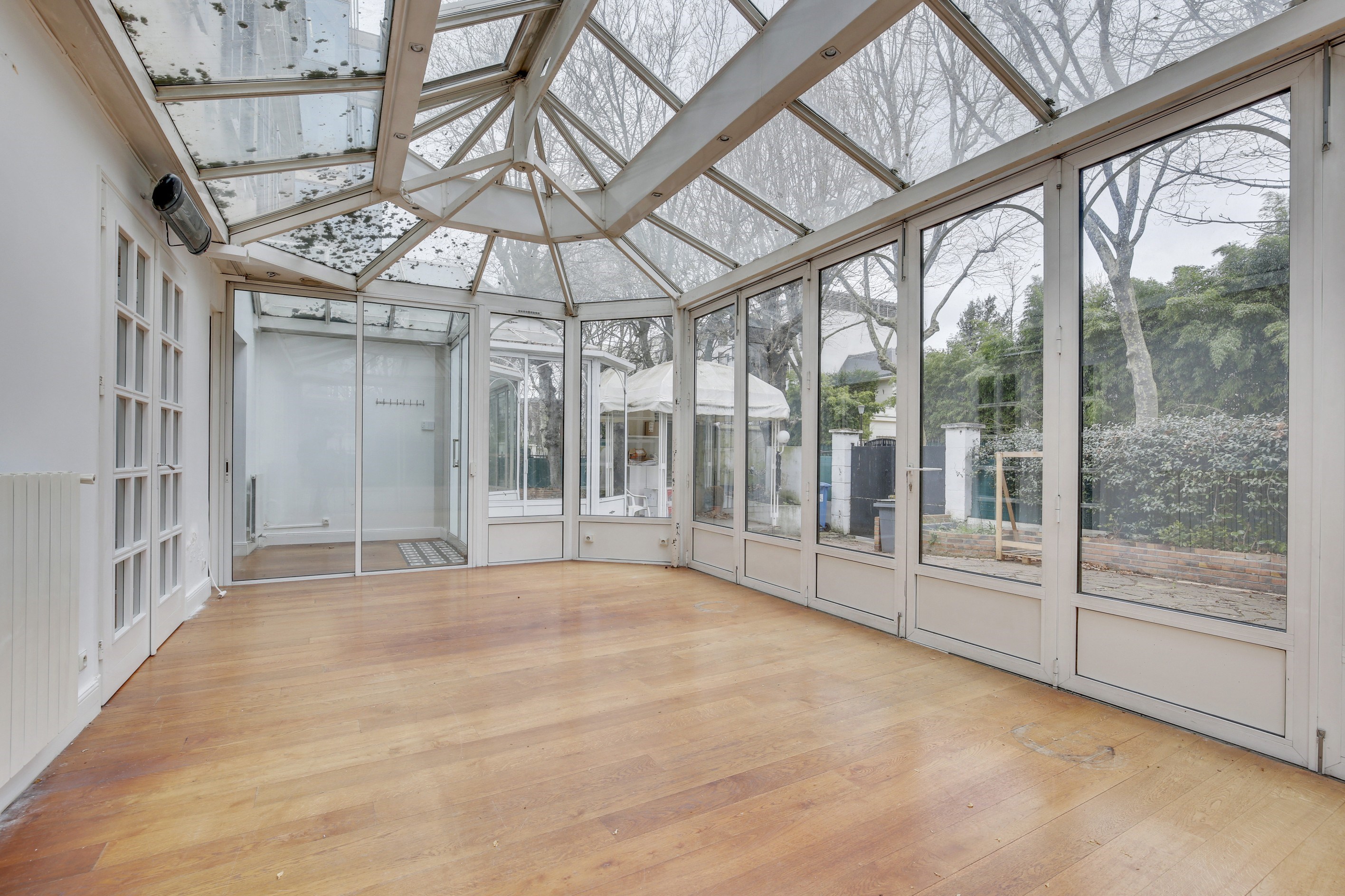  Private mansion for sale in Neuilly-sur-Seine - île de la Grande Jatte - 物件實景