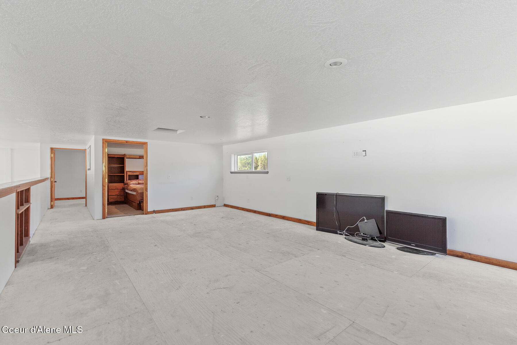 Rathdrum, Idaho, 83858, United States, 2 Bedrooms Bedrooms, ,1 BathroomBathrooms,Residential,For Sale,1981351