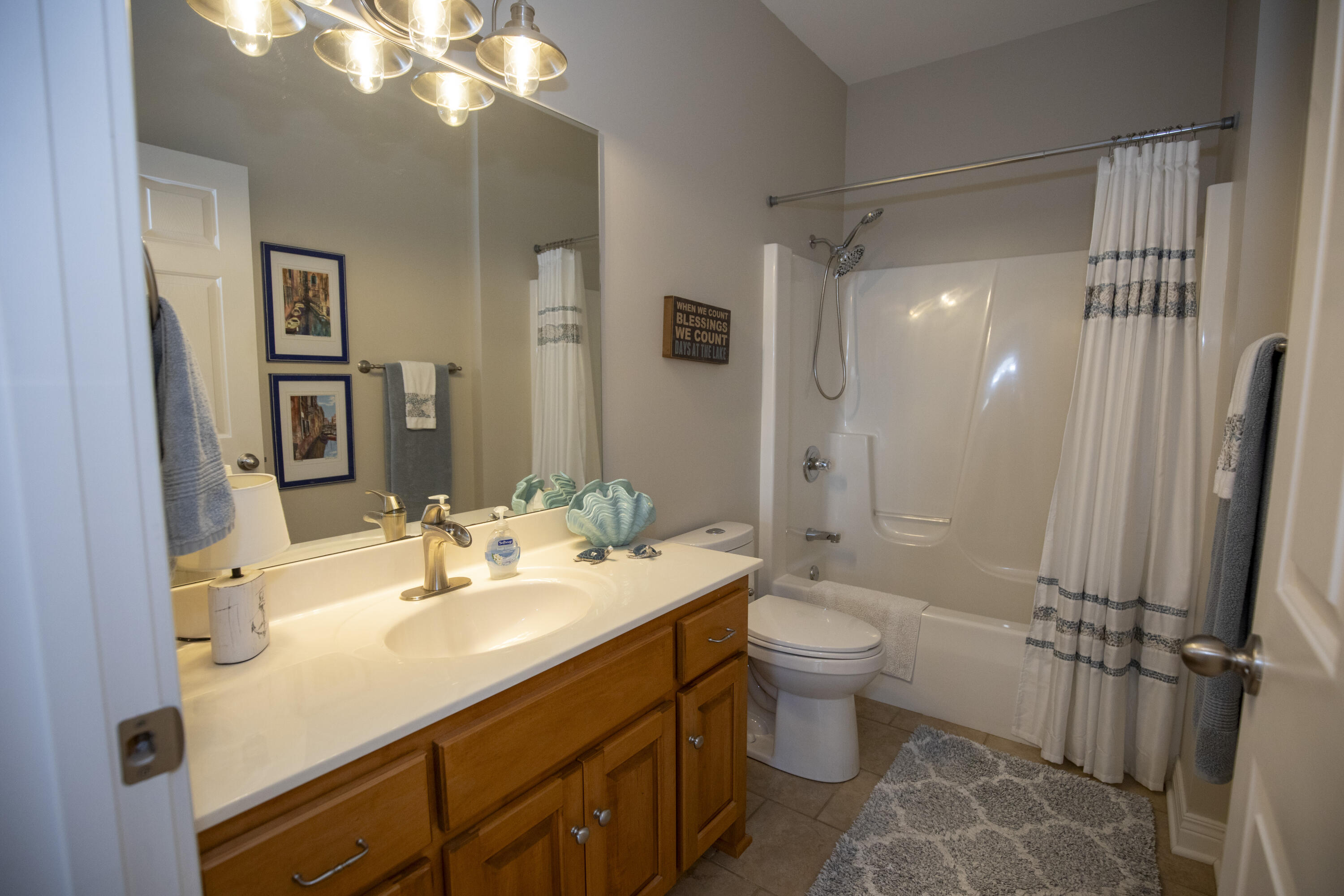 Harrodsburg, Kentucky, 40330, United States, 5 Bedrooms Bedrooms, ,4 BathroomsBathrooms,Residential,For Sale,1826729