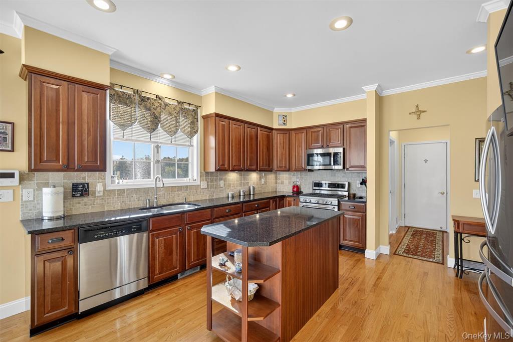 Hopewell Junction, New York, 12533, United States, 4 Bedrooms Bedrooms, ,3 BathroomsBathrooms,Residential,For Sale,1984445