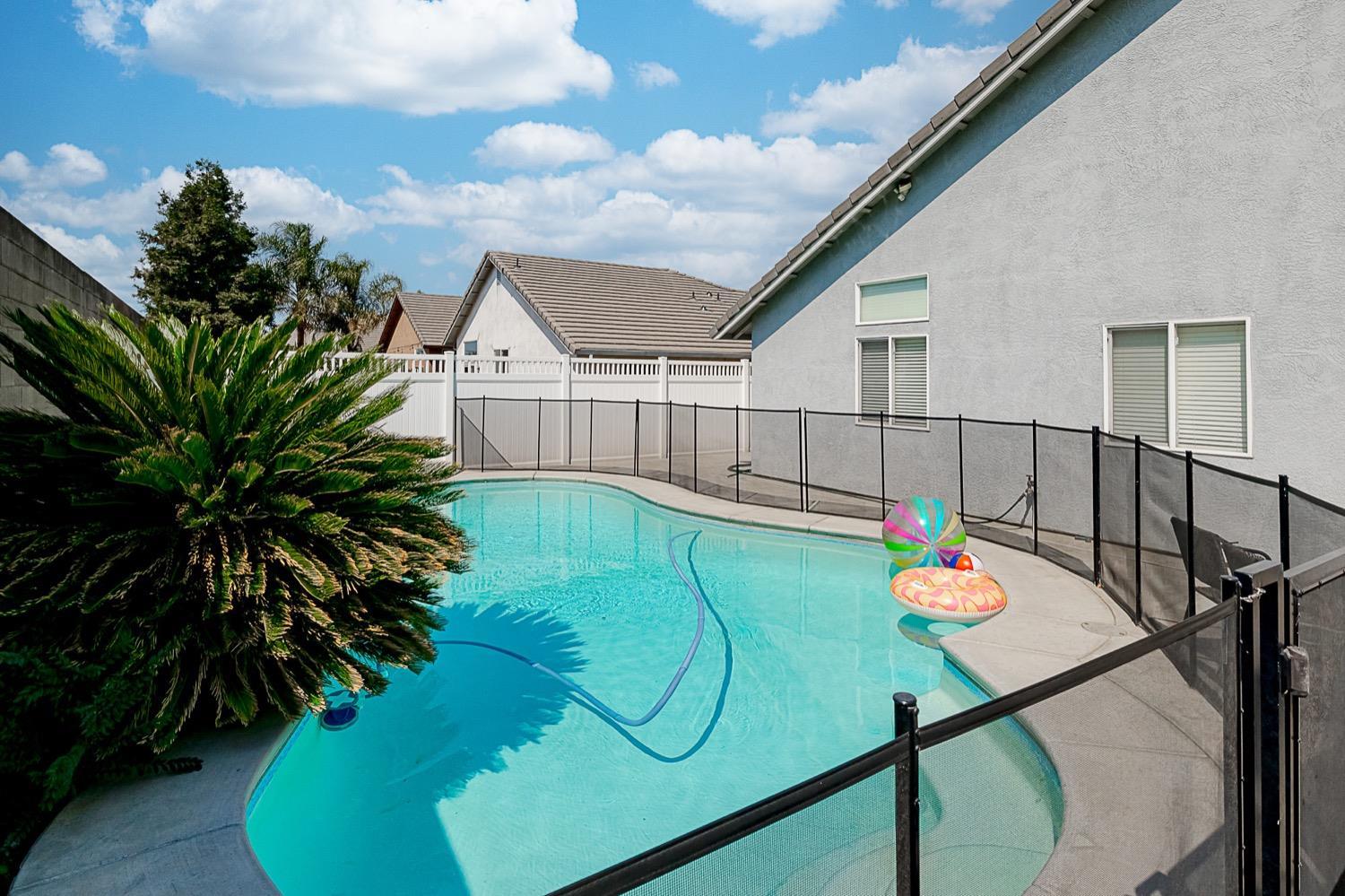 Manteca, California, 95337, United States, 3 Bedrooms Bedrooms, ,2 BathroomsBathrooms,Residential,For Sale,1974527