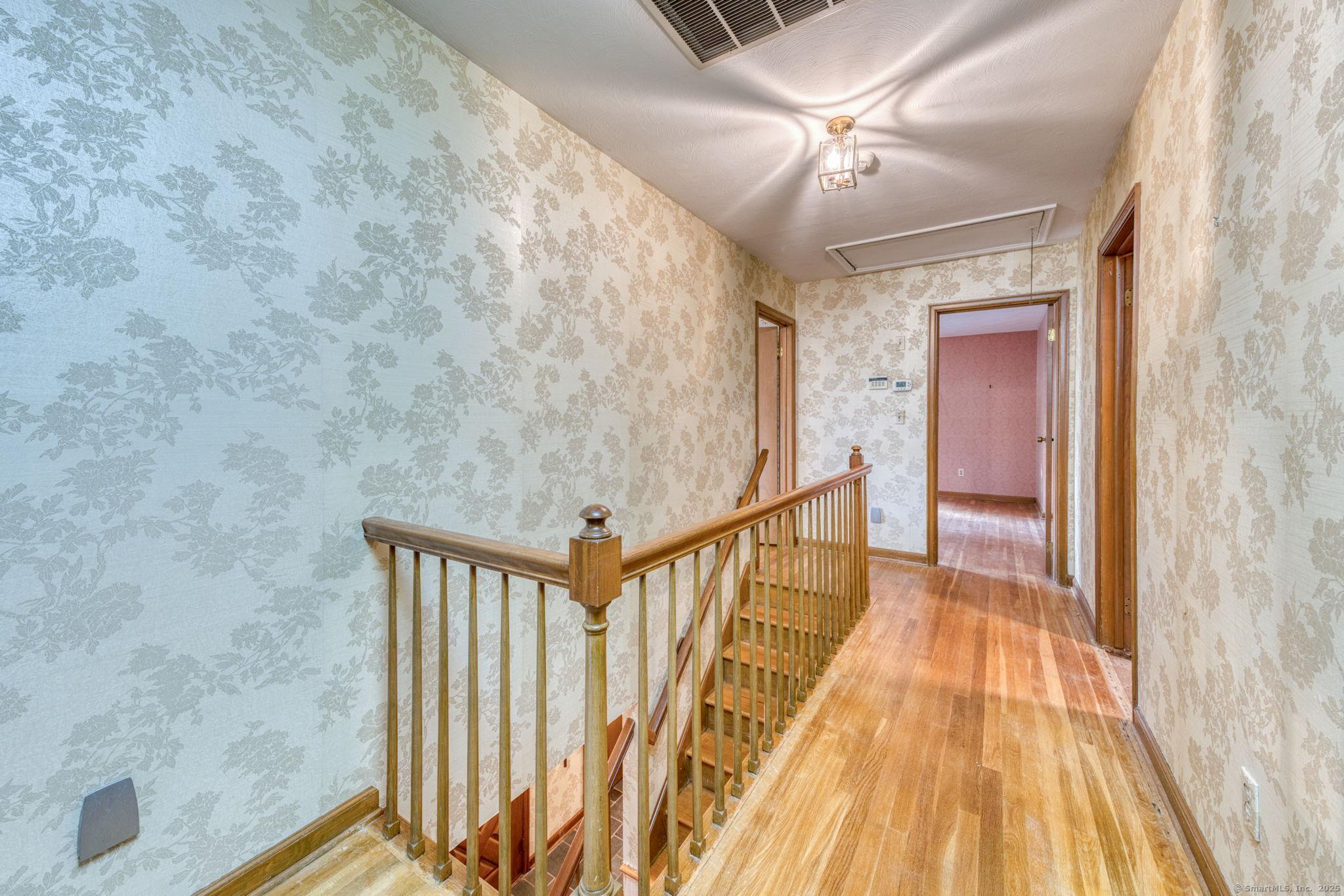 Wethersfield, Connecticut, 06109, United States, 4 Bedrooms Bedrooms, ,3 BathroomsBathrooms,Residential,For Sale,1935230