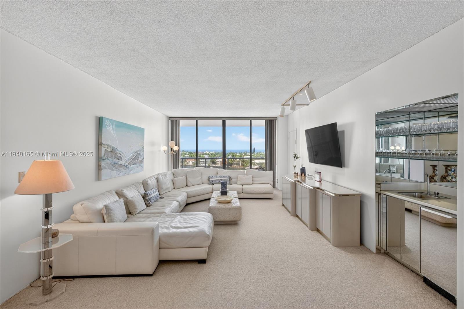 Aventura, Florida, 33180, United States, 2 Bedrooms Bedrooms, ,2 BathroomsBathrooms,Residential,For Sale,1897536