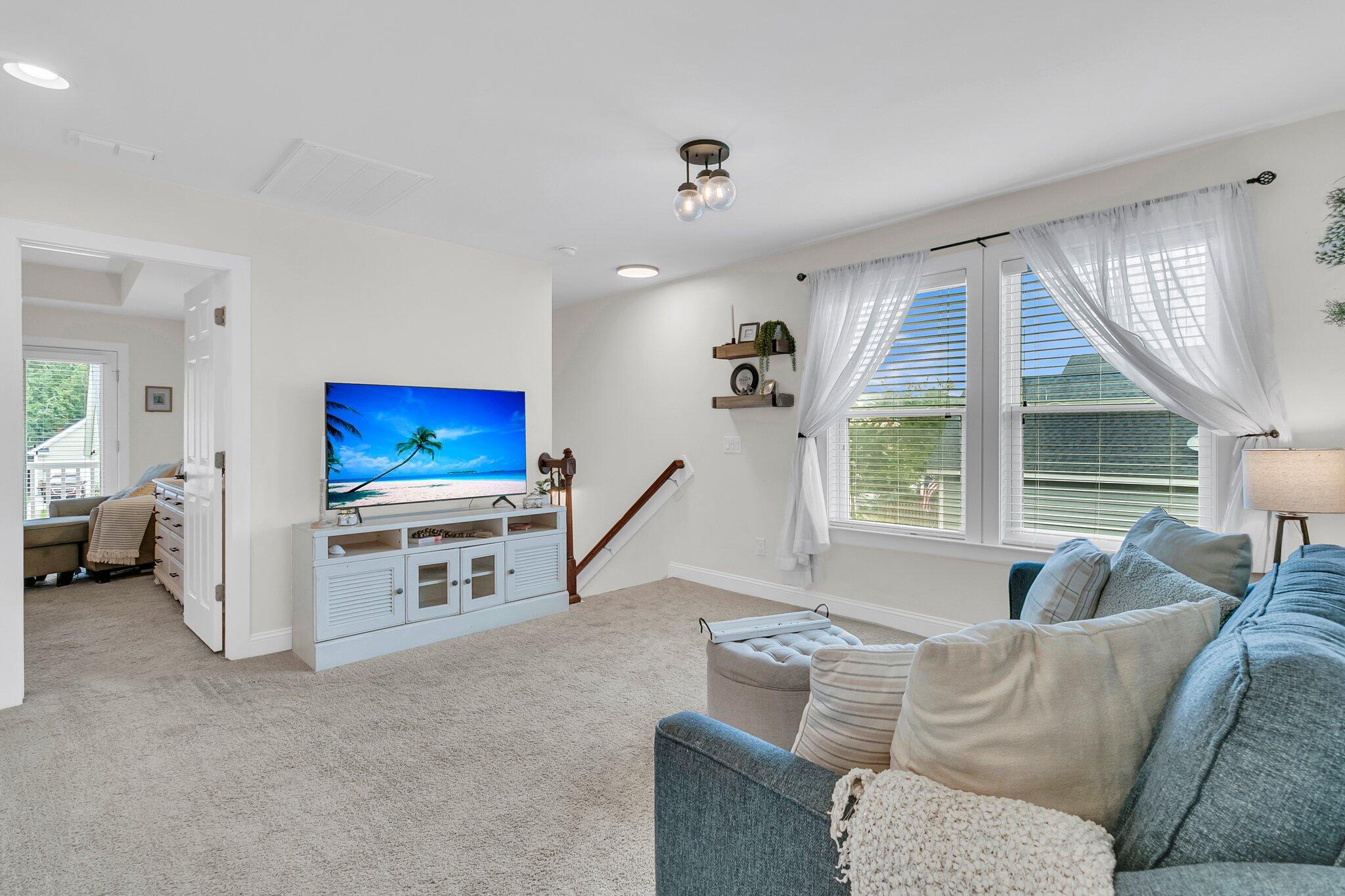 Charleston, South Carolina, 29414, United States, 4 Bedrooms Bedrooms, ,3 BathroomsBathrooms,Residential,For Sale,1979089