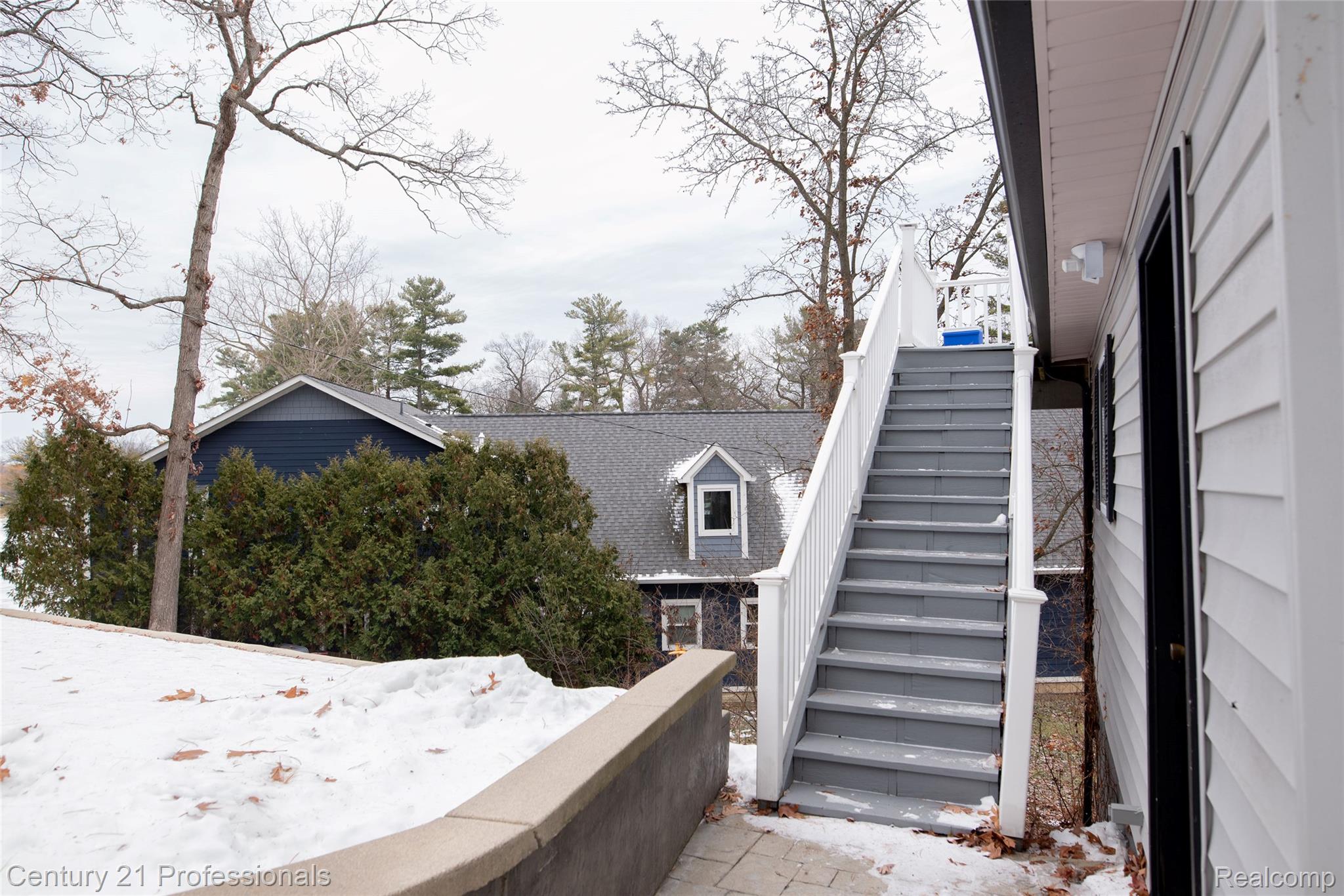 LakeOrion, Michigan, 48362, United States, 2 Bedrooms Bedrooms, ,2 BathroomsBathrooms,Residential,For Sale,2005398